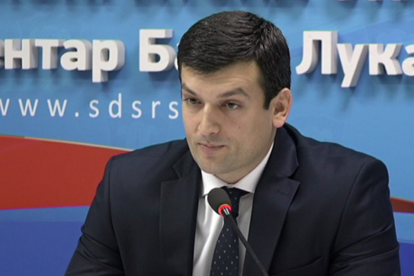 Šešić: Odluka o isključenju Mićića vodi ka stabilizaciji stranke