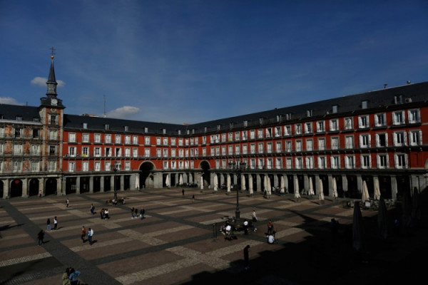 Španija proglasila vanredno stanje, 4.375 oboljelih