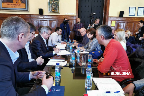 NAJNOVIJA VIJEST Bijeljina: Uvedena ograničenja rada i restrikcije, odluka stupa na snagu danas