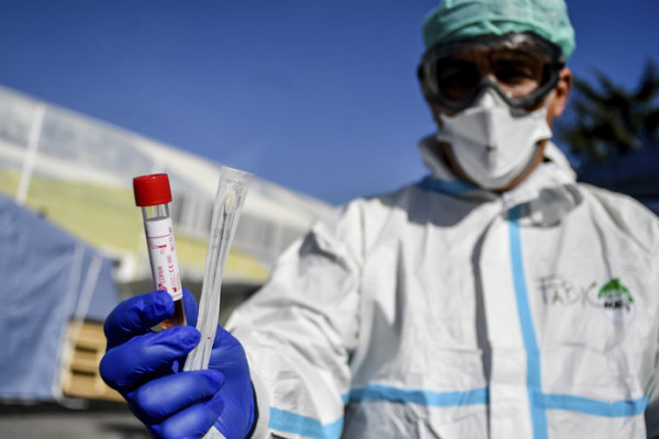 U svijetu 218.800 oboljelih, preminulo 8.810 osoba