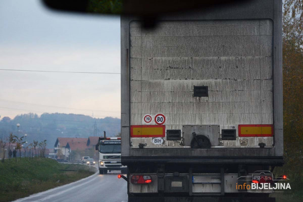 Zbog policijskog časa, prevoznici će morati imati potvrde poslodavaca