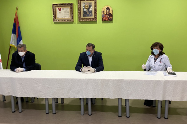 Dodik sa Lovrićevom o epidemiološkoj situaciji u Bijeljini