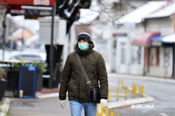 Zaštitne maske obavezne na javnim mjestima, nema novčanih kazni
