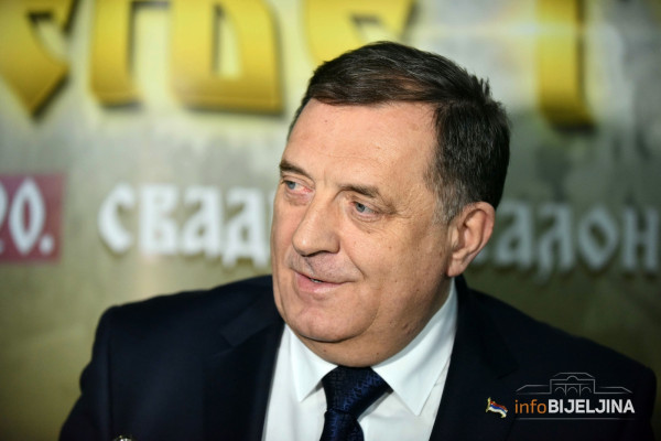 Dodik: Jednokratna pomoć od 1.000 KM zdravstvenim radnicima u Srpskoj