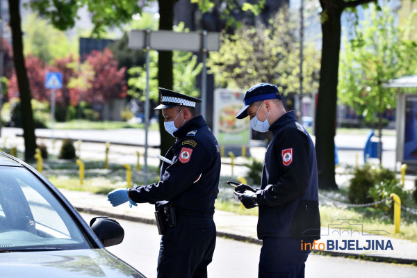 Puste ulice u Bijeljini, pred građanima policijski čas od 38 sati /FOTO/