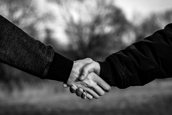 Borba protiv širenja zaraznih bolesti: "Akcija protiv rukovanja" - novinski članak iz 1932. godine