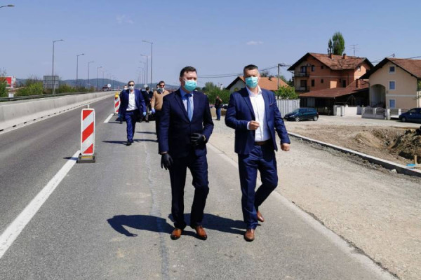 NEŠIĆ I POPOVIĆ OBIŠLI GRADILIŠTE “Uskoro završetak isključne trake u Zalužanima”