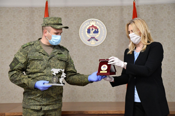 Srpska zahvalna Rusiji za pomoć - Uručena odlikovanja i zahvalnice /FOTO/