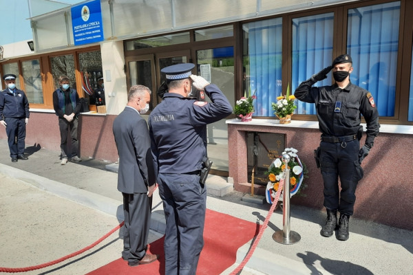 Položeni vijenci na mjestu stradanja policajca Dragana Đurića