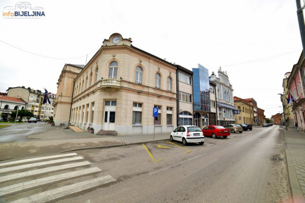 Nakon skoro dva mjeseca restriktivnih mjera, otvaraju se i radnje u Srpskoj