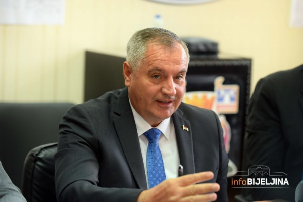 Višković: Možda ćemo morati da uvedemo represivnije mjere