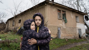 "Najgore je kada otvorimo frižider - tamo nikad nema ništa" Aca (9) i Relja (5) ŽIVE U SIROMAŠTVU