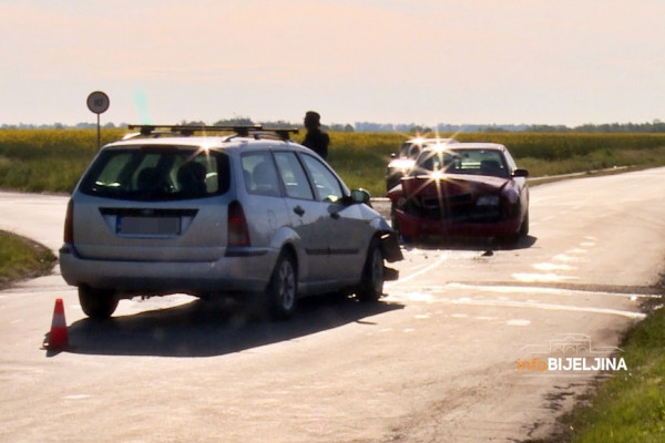 Direktan sudar na izlazu iz Bijeljine, jedno povrijeđeno