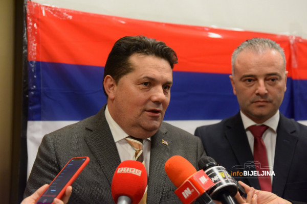 Ujedinjena Srpska čestitala Dan Vojske RS