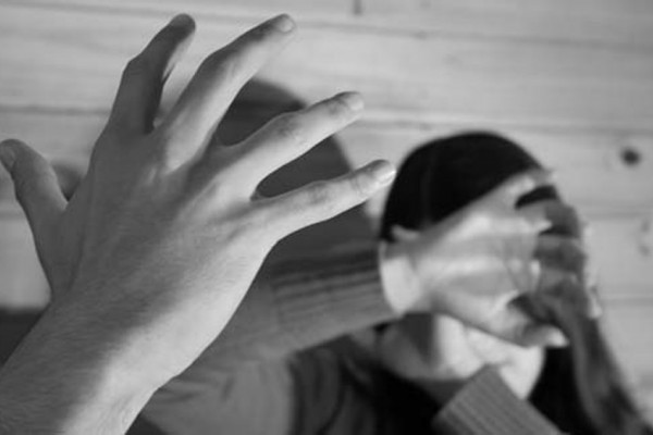 Djevojku tuklo šest maloljetnika: Dječak koji je zaljubljen u nju predvodio napad zbog LJUBOMORE