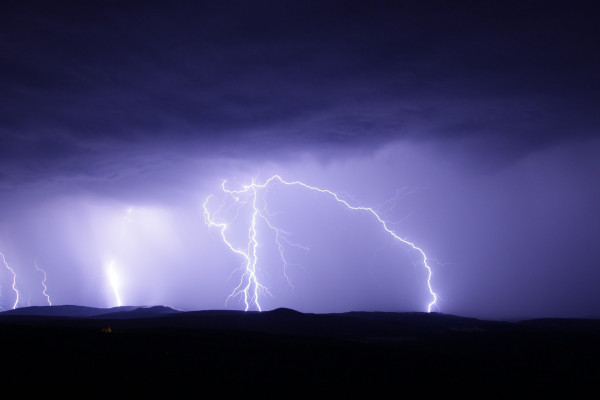 Žuti meteoalarm sutra zbog grmljavine