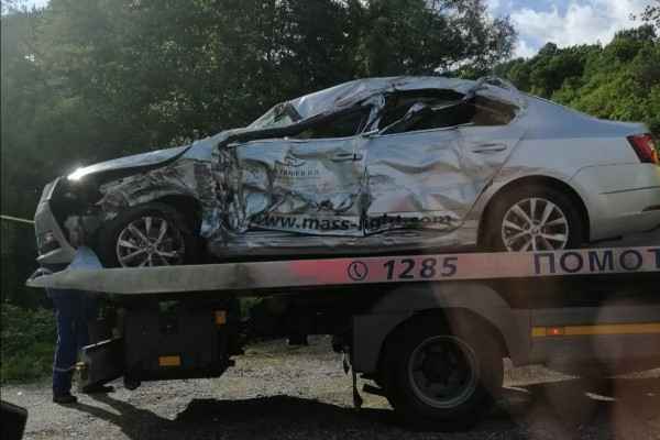 TEŽAK UDES Vozač iz Dervente završio u bolnici nakon sudara sa kamionom, obustavljen saobraćaj