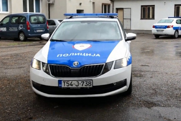 Dvoje povrijeđenih u tri udesa u Bijeljini