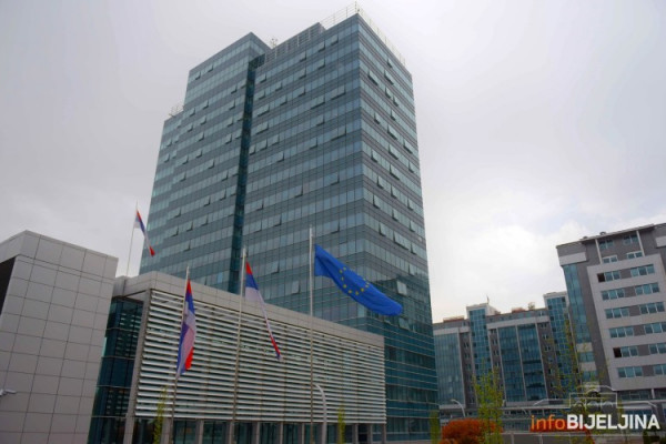 Službenica Vlade Srpske optužena za prevaru, prijeti joj kazna od dvije do 10 godina zatvora