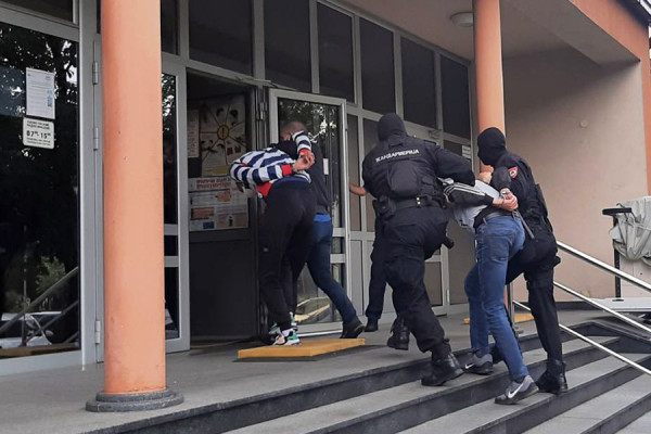 EPILOG AKCIJE “KRISTAL” Osam osumnjičenih dilera predati u Tužilaštvo