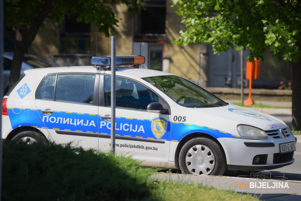 Pucnjava u Brčkom: Na vozilo u pokretu iz automatske puške, jedna osoba teže ranjena