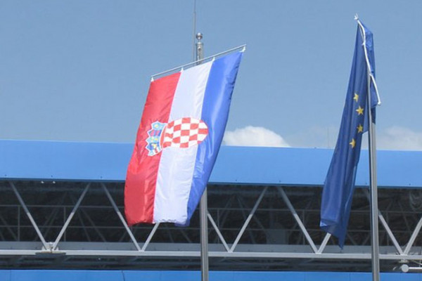 Hrvatska ukida samoizolaciju za državljane BiH bez obzira na odluku EU