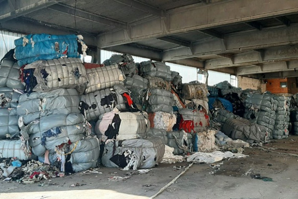 PROTESTI građana zbog otpada, koji je u vrećama stigao iz Italije: U Drvaru još čekaju da se smeće ukloni