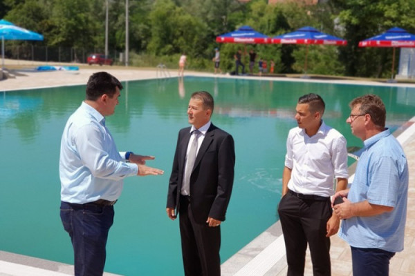 Lopare: Besplatne karte za bazen i škola plivanja za djecu