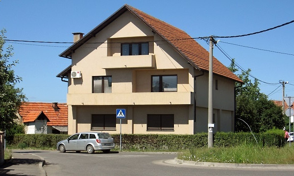 BOMBAŠKI NAPAD U BIJELJINI Izbjegnuta tragedija, policija traga za napadačima