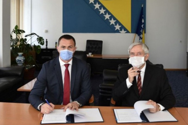 Francuska donirala BiH sistem za borbu protiv ilegalne trgovine oružjem