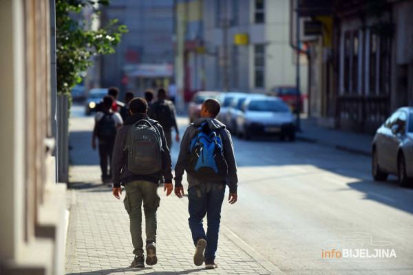 Migranti podigli šatorsko naselje, građani uznemireni