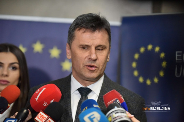 ZARAŽEN I PREMIJER Fadil Novalić pozitivan na virus korona