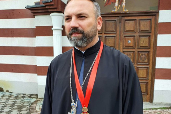 Sveštenik Nebojša Draškić odlikovan Ordenom kralja Dragutina