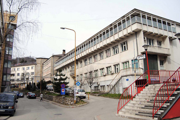 Zaraženi direktor i deset zaposlenih zvorničke bolnice