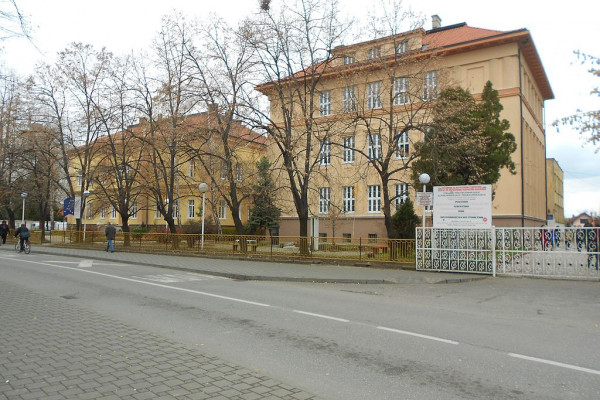 Bivši učenik bijeljinskoj školi poslao poklon iz SAD