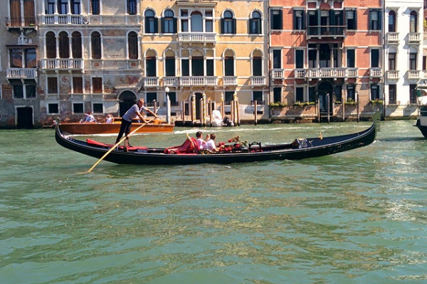 Venecijanski gondolijeri se žale: Turisti su danas predebeli