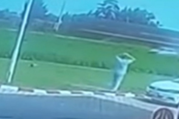 Objavljen snimak stravičnog sudara auta i voza kod Šapca