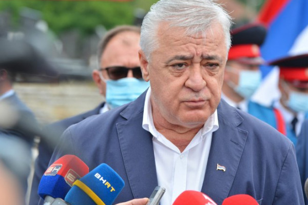 Savčić: Prestati finansirati Salkića i njegov kabinet