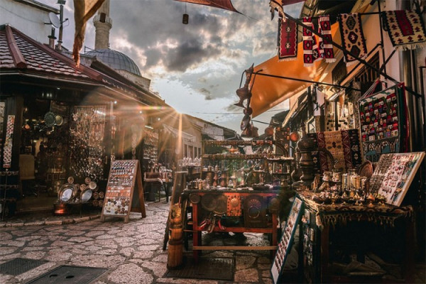U Baščaršiji 80 odsto turista manje, vape za strancima