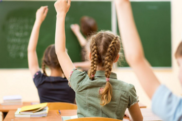 Preporuka đacima i nastavnicima: Nema rada u grupama,dijeljenja pribora ni posjeta drugim institucijama