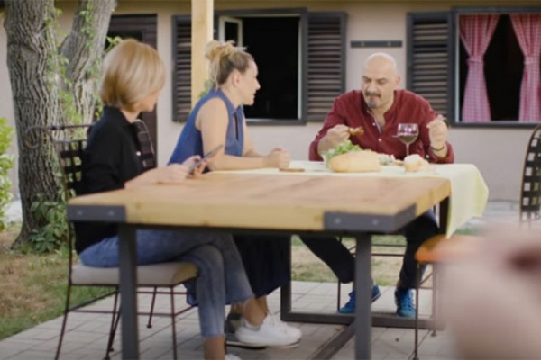Urnebesna crnogorska reklama protiv korone (VIDEO)