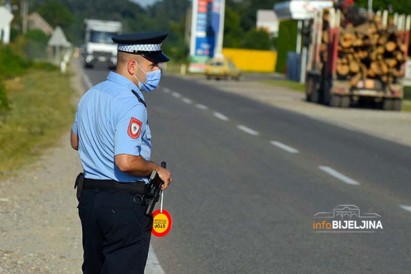 Nije platio 6.870 KM kazni, oduzet mu golf