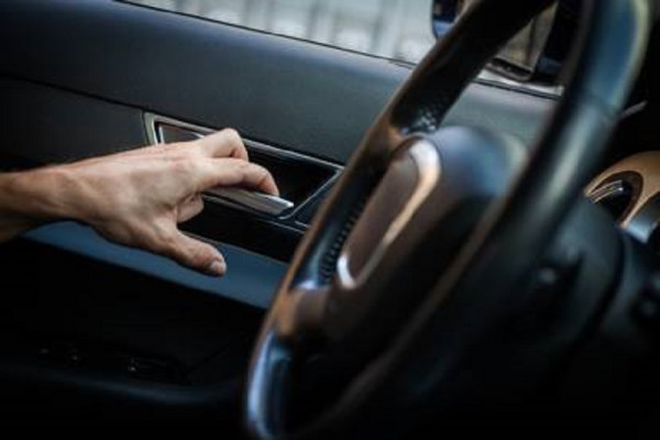 Procjena kvaliteta automobila na osnovu zvuka zatvaranja vrata