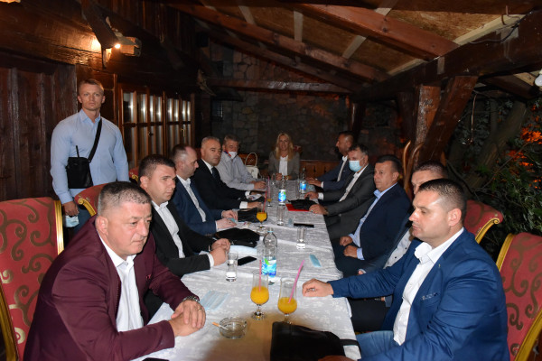 Cvijanovićeva na sastanku sa GO SNSD-a Bijeljina i koalicionim partnerima