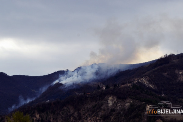 Odbranjene kuće, vatra se širi ka planini Leotar