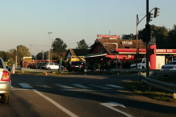 TRAGEDIJA U RANO JUTRO Poginule tri osobe u teškoj nesreći