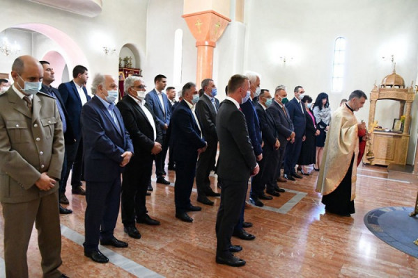 Služen parastos za nastradale Srbe u NATO bombardovanju