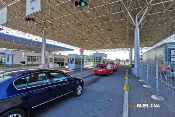 BiH otvorila granice za sve strane turiste