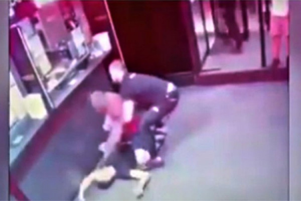 Policijska potraga za napadačem: Onesviještenom mladiću polomio ruke