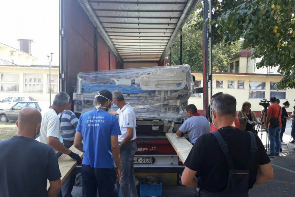 Bijeljina: Švajcarska dijaspora poklonila 28 kreveta za kovid bolnicu